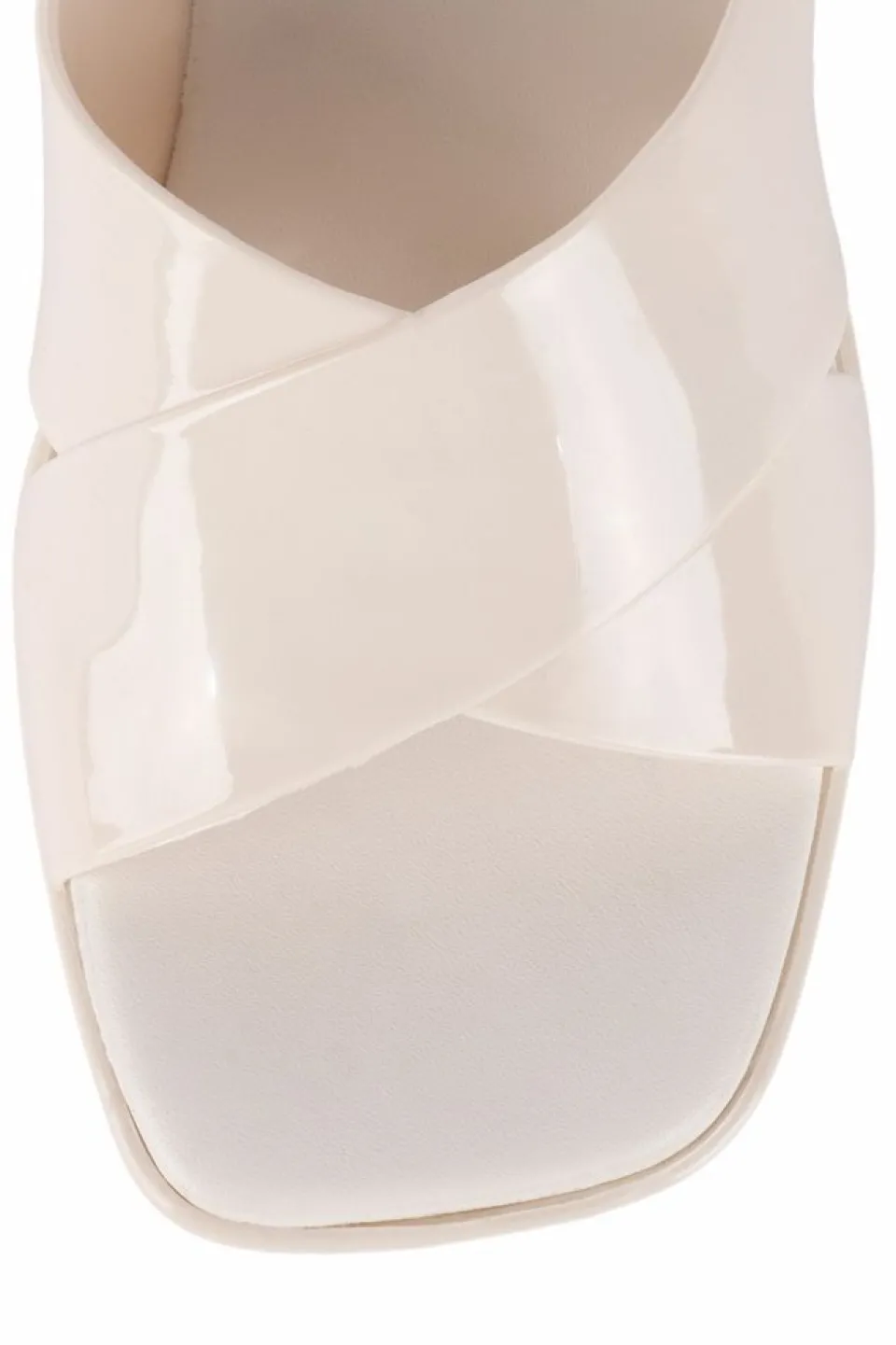 jeffrey-campbell-bubblegum-cre-IXmNAVQf-3.webp New Jeffrey Campbell Bubblegum Cream Shiny